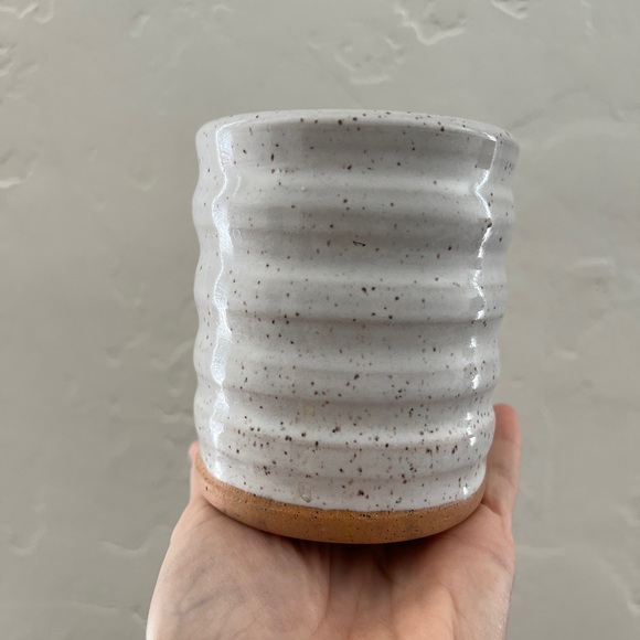 White speckled glaze ribbed stoneware cup vase mug handmade pottery raw clay - Picture 10 of 13